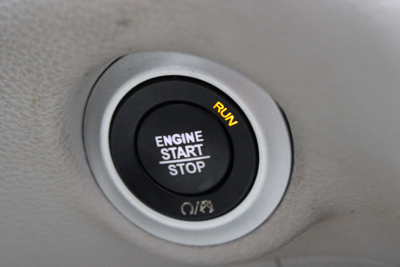 Used 2018 Chrysler Pacifica Limited image 28