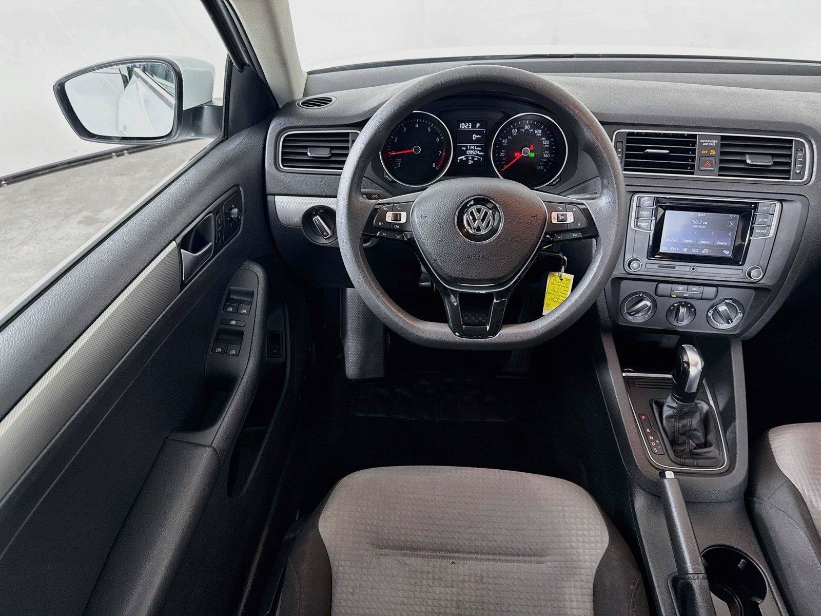 Used 2017 Volkswagen Jetta S FWD image 2