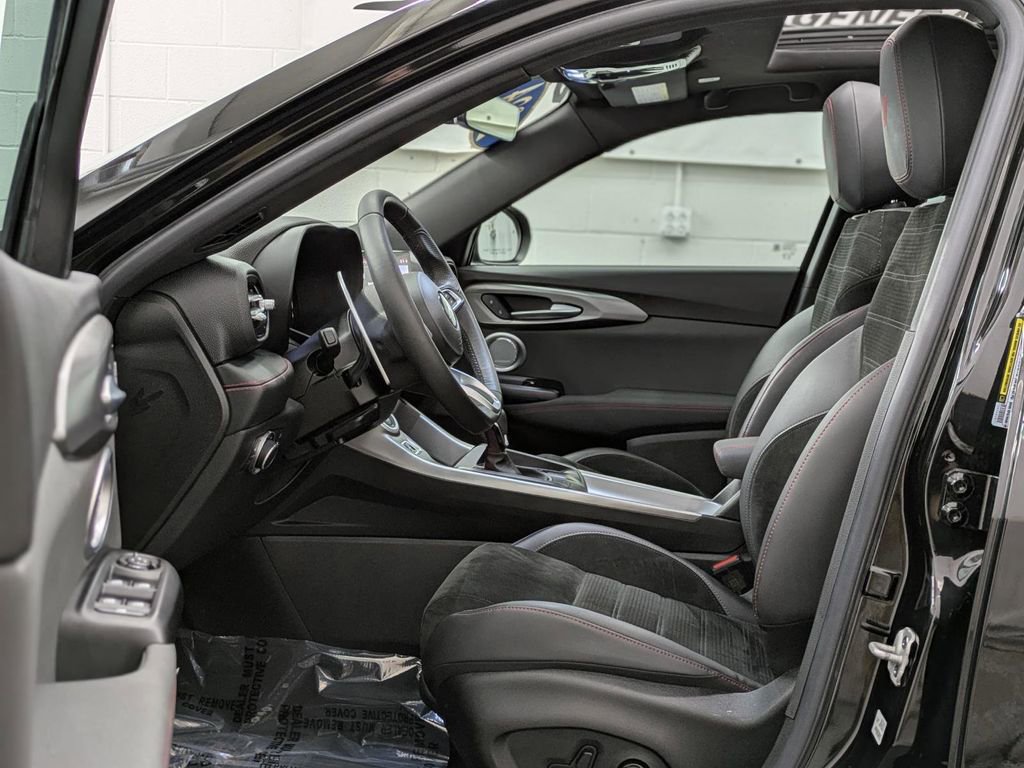 Used 2024 Dodge Hornet R/T Plus image 2