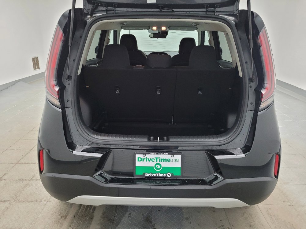 Used 2023 Kia Soul LX image 29
