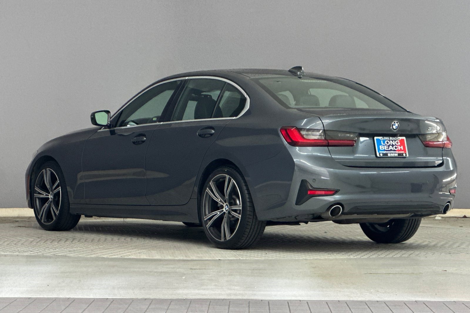 Used 2022 BMW 330i Sedan w/ Driving Assistance Package image 3