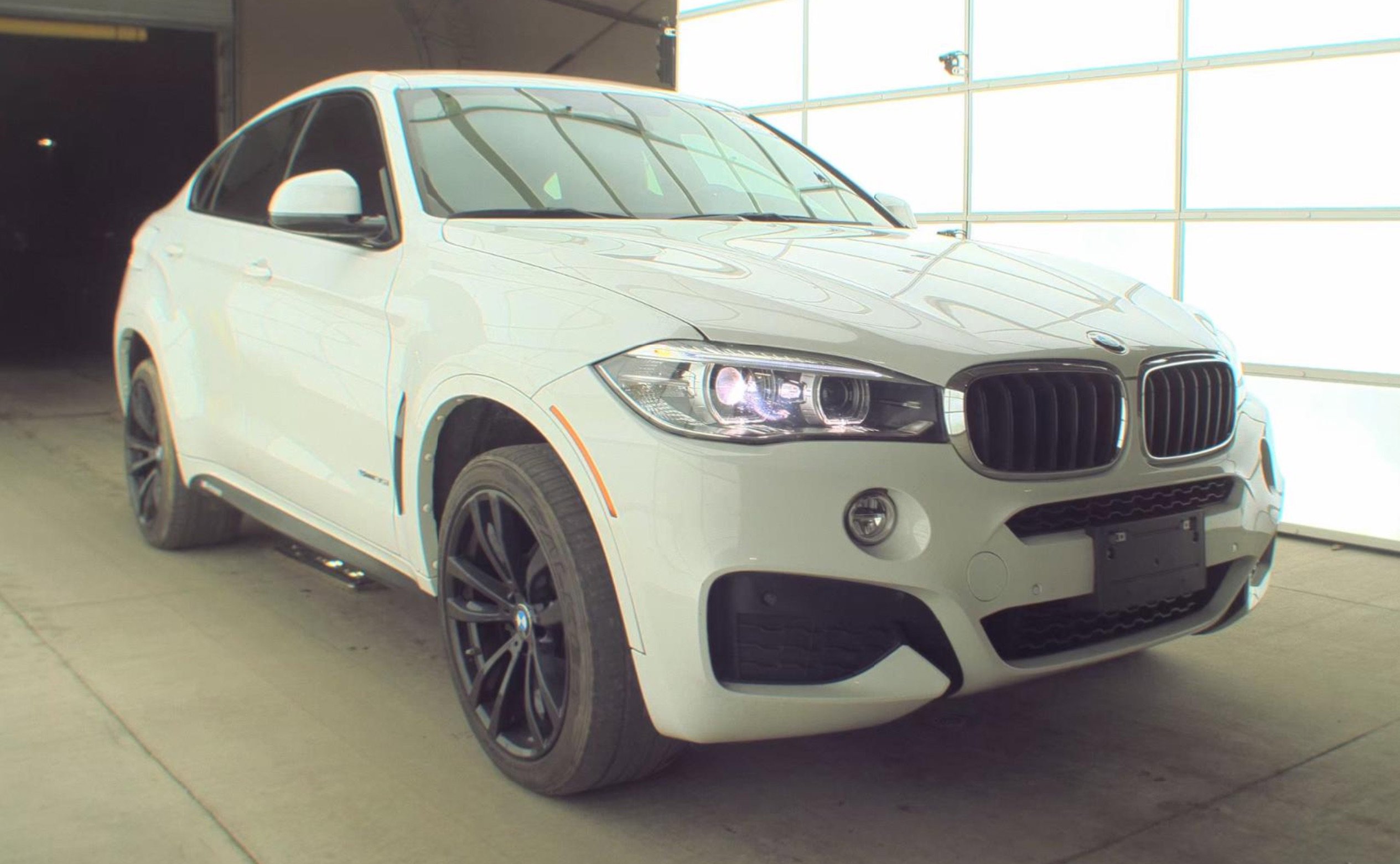 Used 2018 BMW X6 sDrive35i w/ M Sport Package image 3