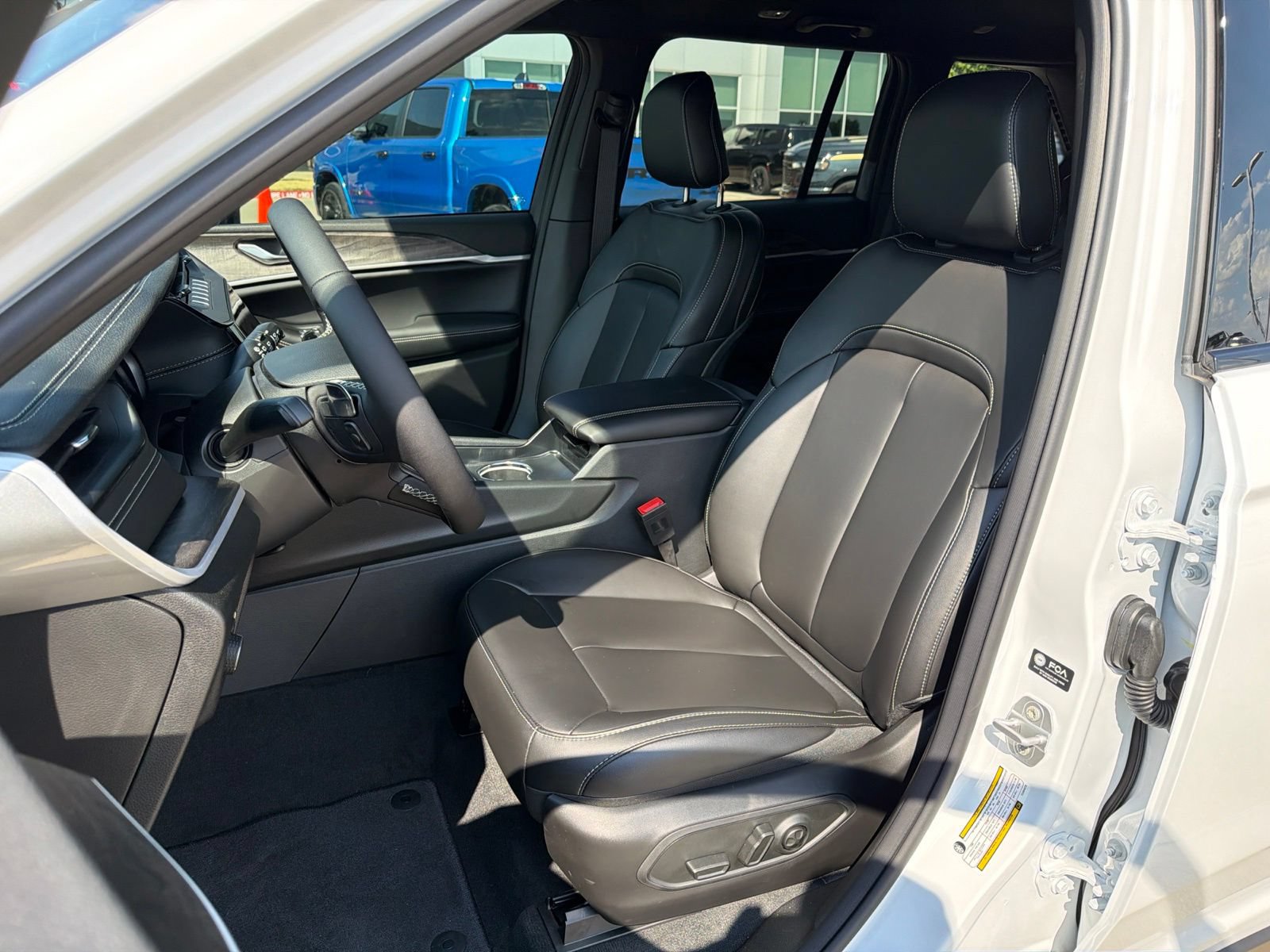 New 2026 Jeep Grand Cherokee Limited AWD/4WD image 14