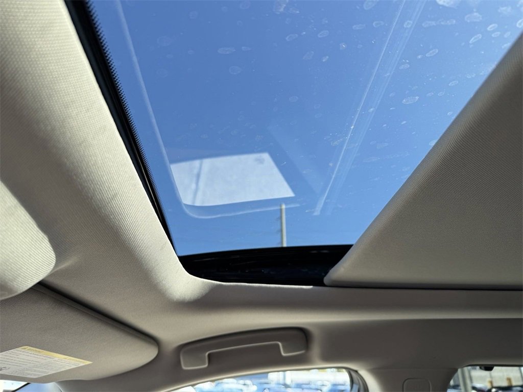 New 2025 Nissan Pathfinder Platinum w/ Black Appearance Package image 22