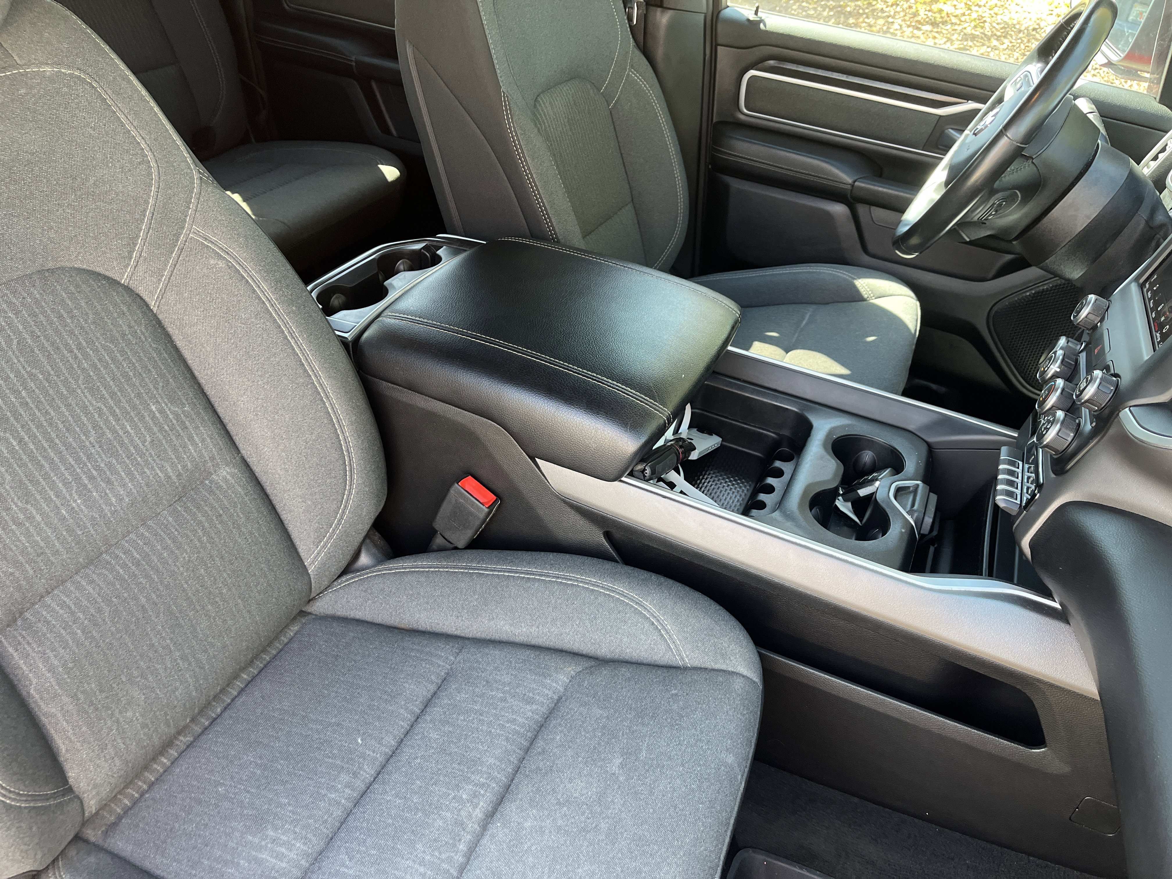 Used 2021 RAM 1500 Big Horn image 32