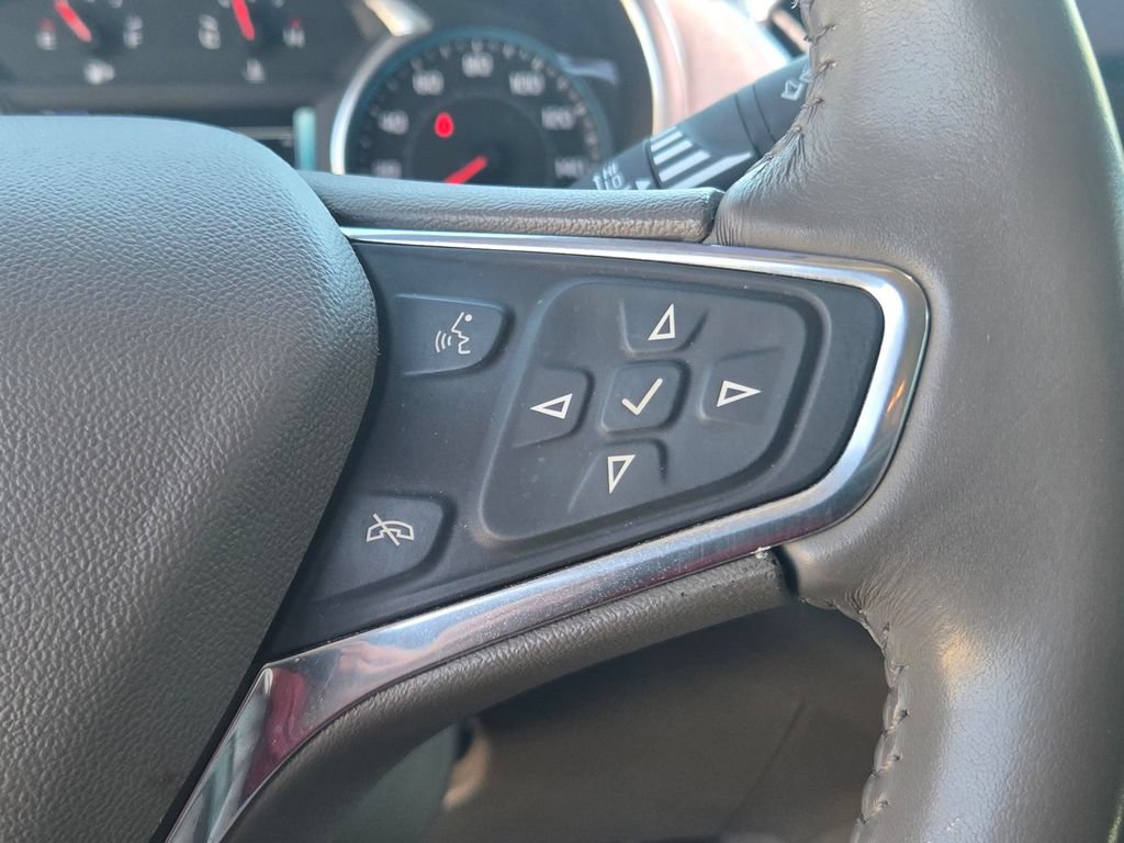 Used 2017 Chevrolet Malibu LT FWD image 17