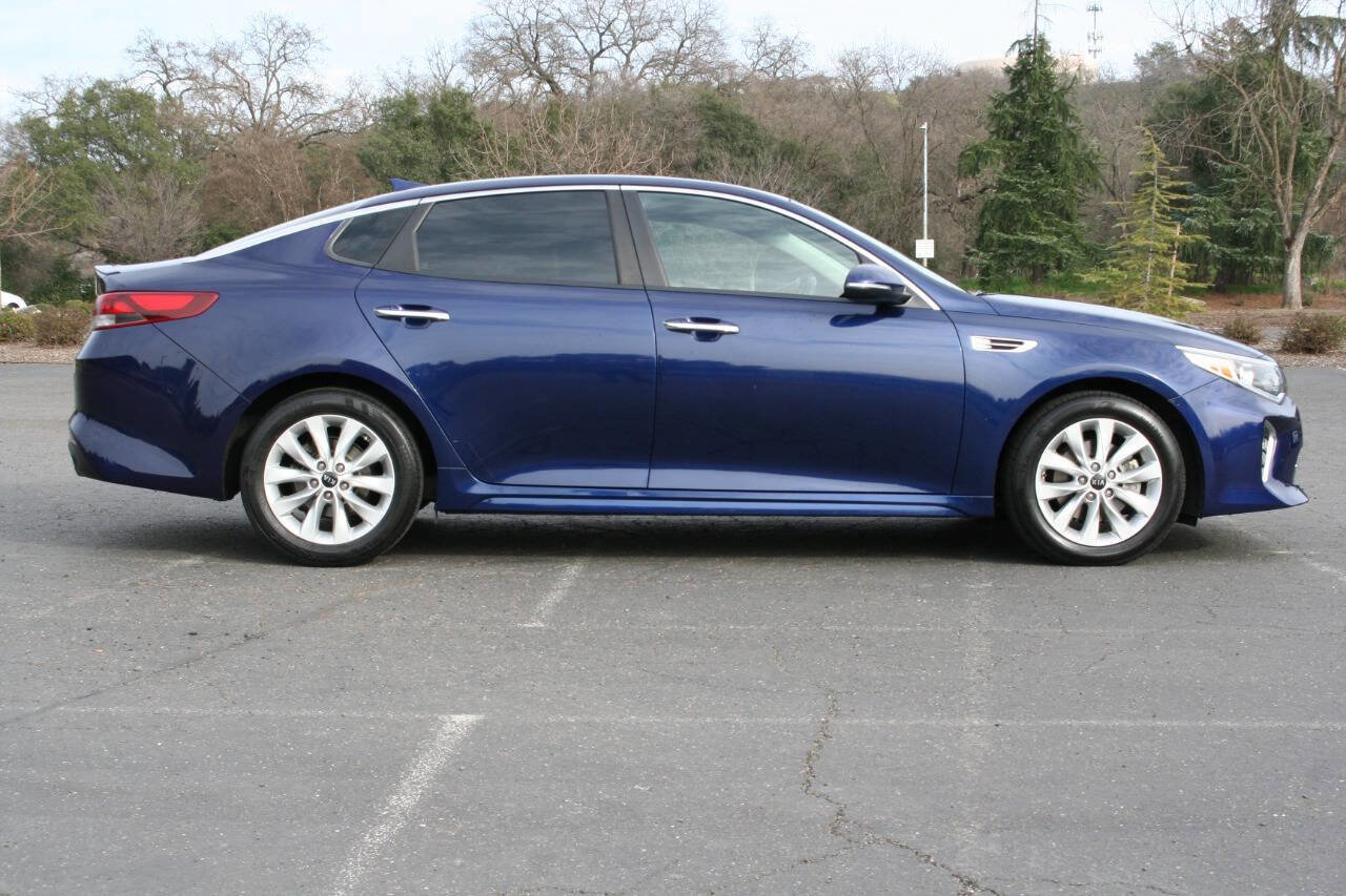 Used 2018 Kia Optima S image 4
