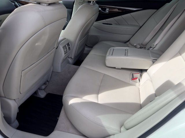 Used 2018 INFINITI Q50 Luxe w/ Essential Package (3.0T Luxe) AWD/4WD image 11