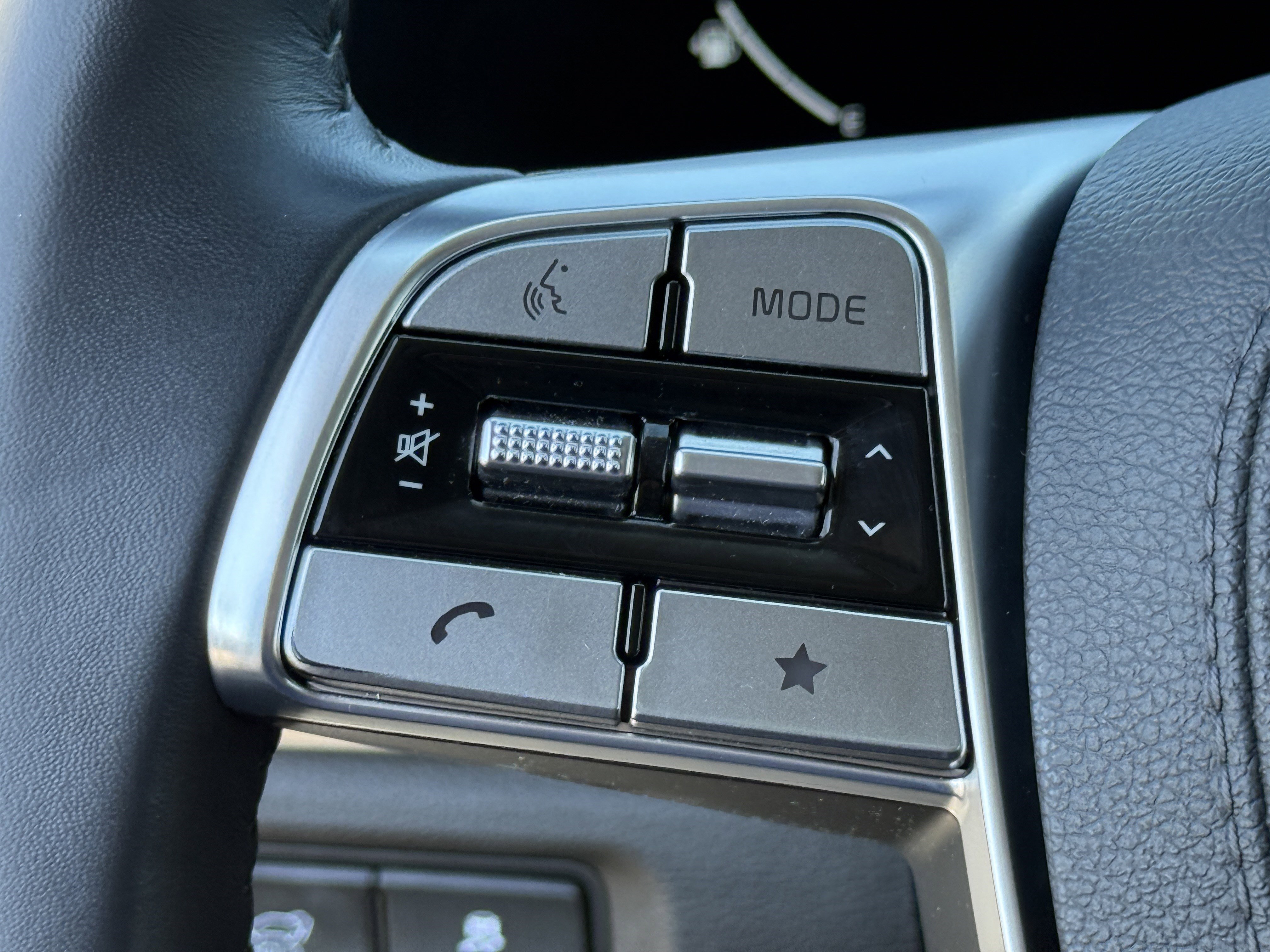 Certified 2024 Kia Telluride SX image 19