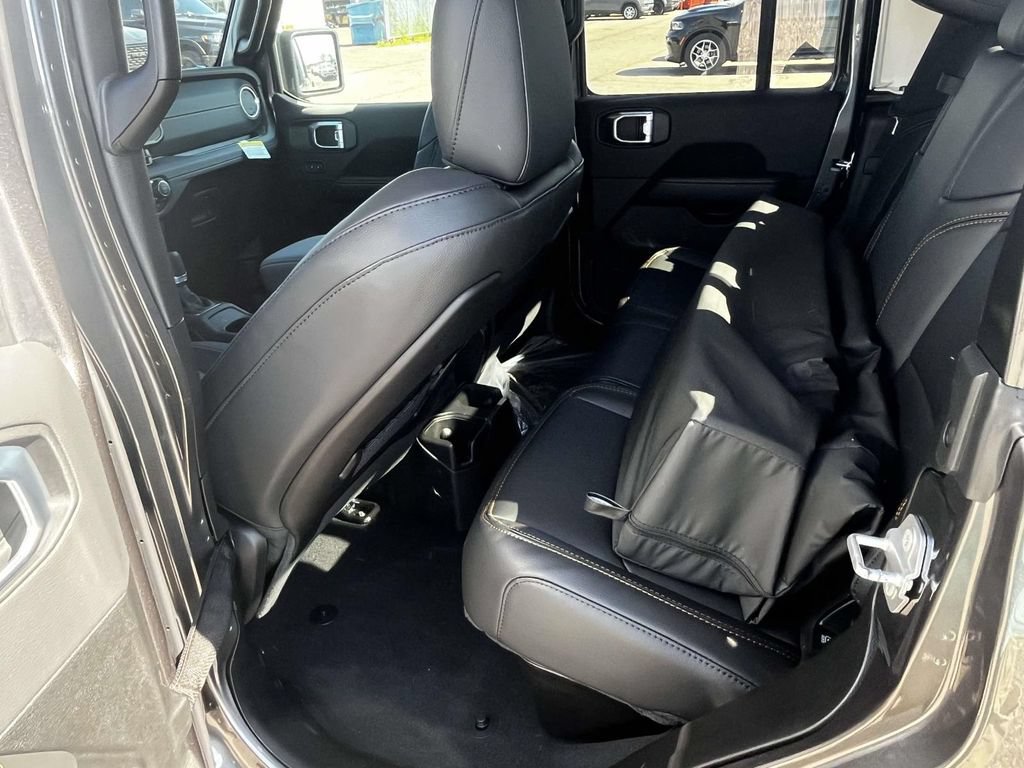 New 2026 Jeep Gladiator Sport AWD/4WD image 9