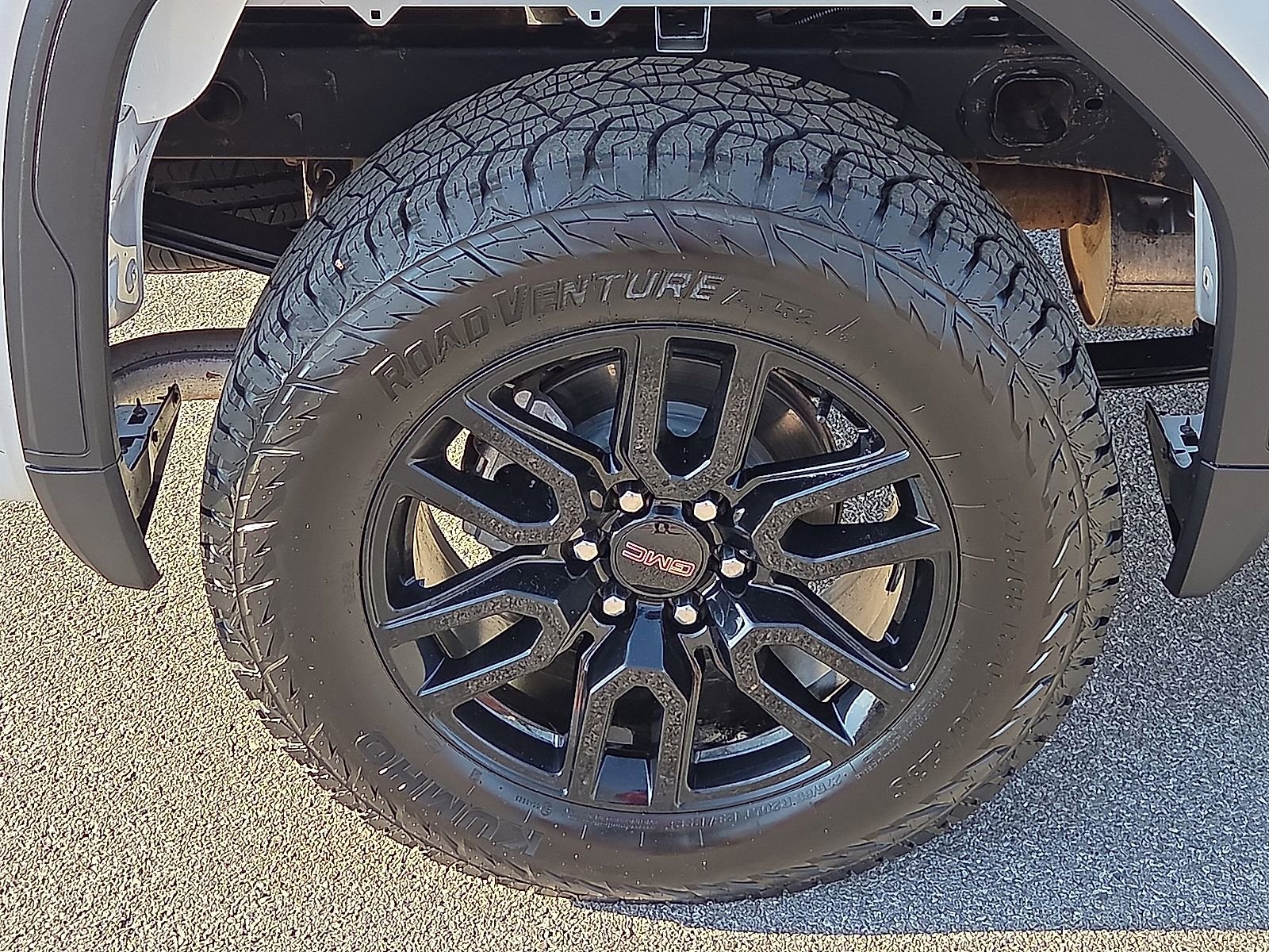 Used 2024 GMC Sierra 1500 Pro w/ Graphite Edition image 7