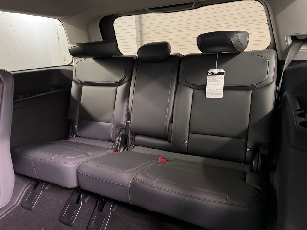 New 2025 Ford Expedition Active image 34