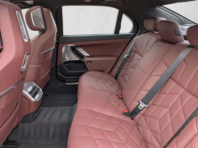 Used 2024 BMW 760i xDrive w/ Executive Package AWD/4WD image 20