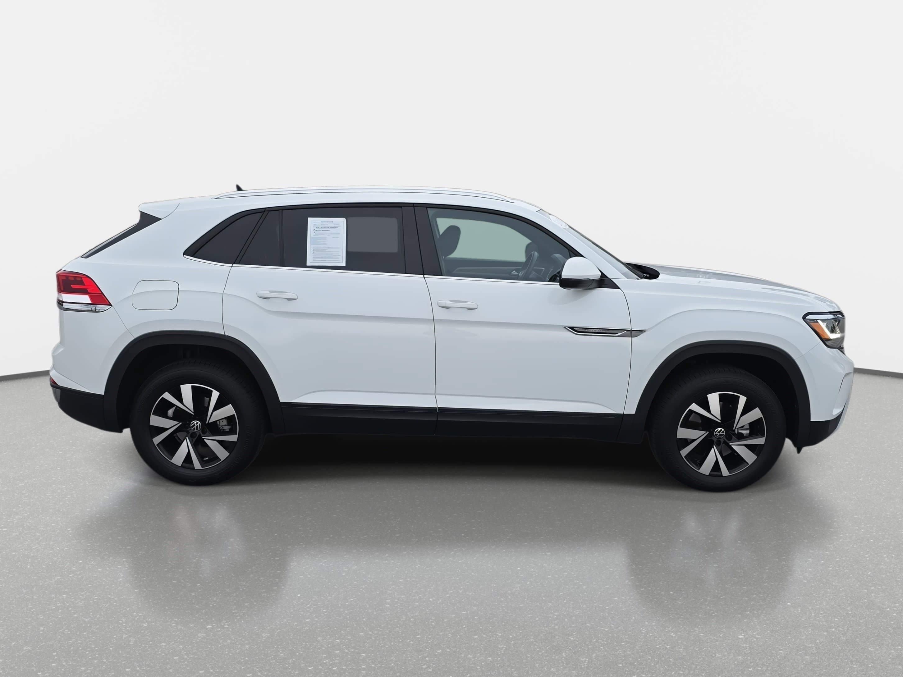 Used 2023 Volkswagen Atlas Cross Sport SE image 4