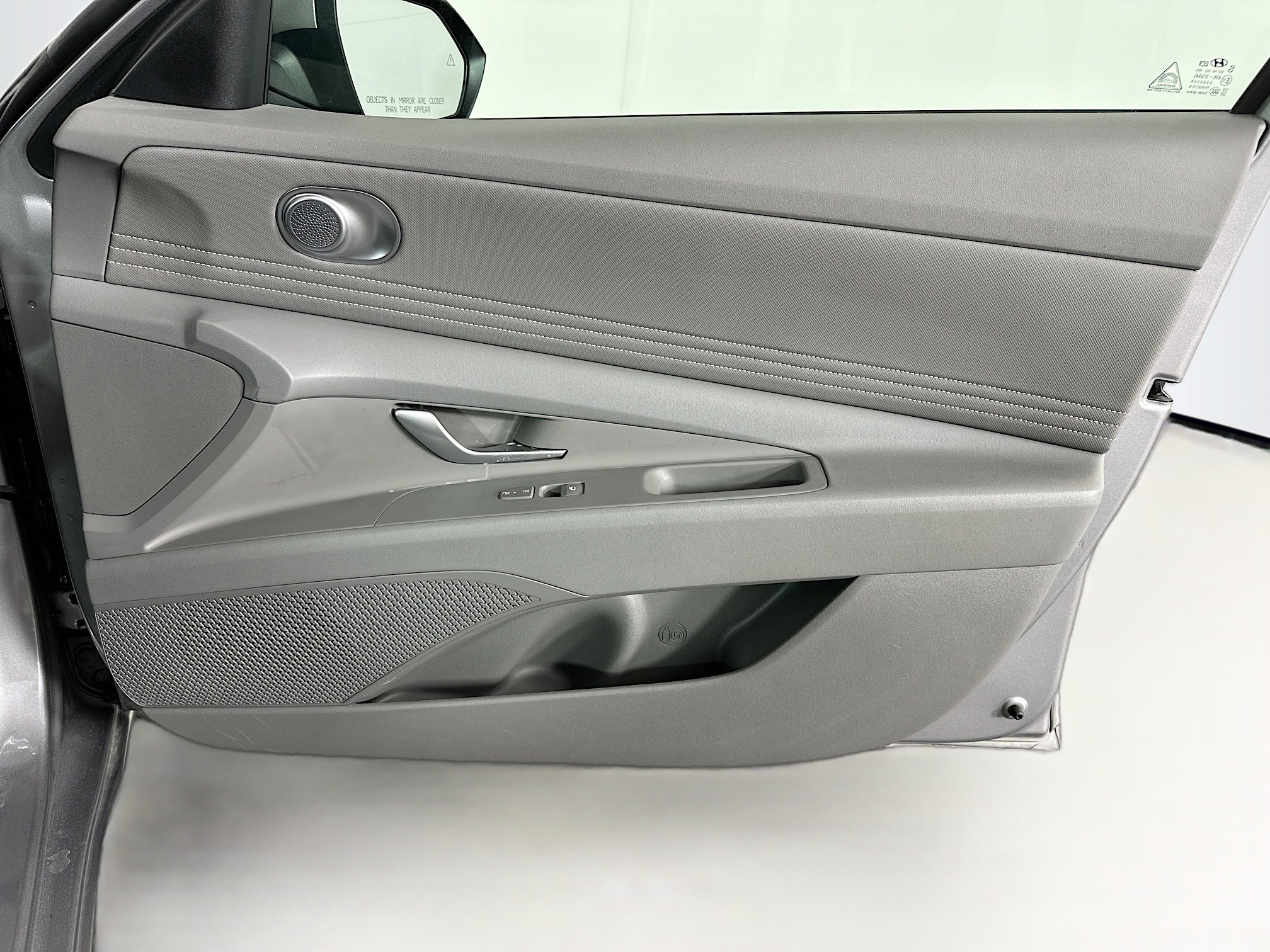 Used 2025 Hyundai Elantra SEL image 32