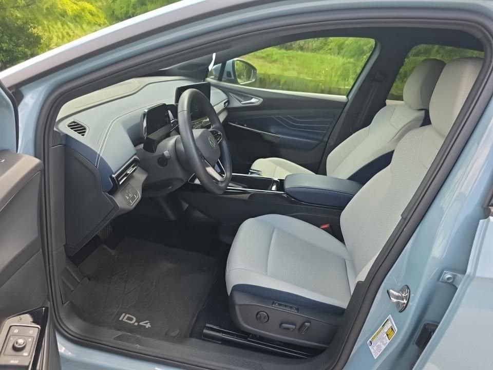 Used 2024 Volkswagen ID.4 S RWD image 6