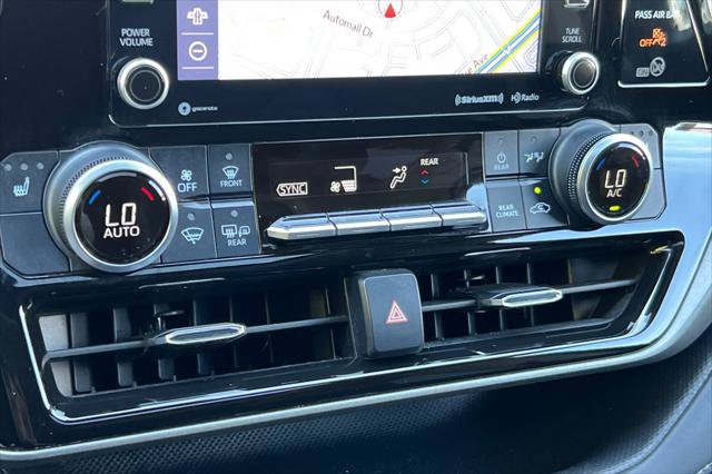 Certified 2021 Toyota Highlander XLE AWD/4WD image 24