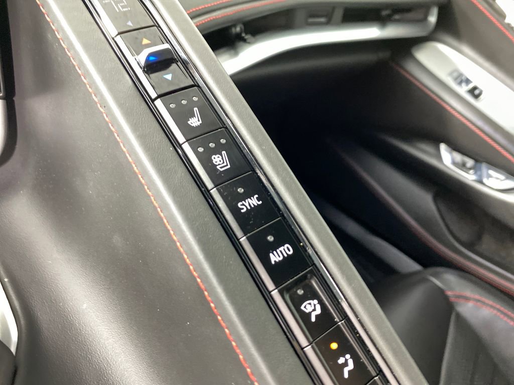 Used 2021 Chevrolet Corvette Stingray Premium Cpe w/ Z51 Performance Package image 22
