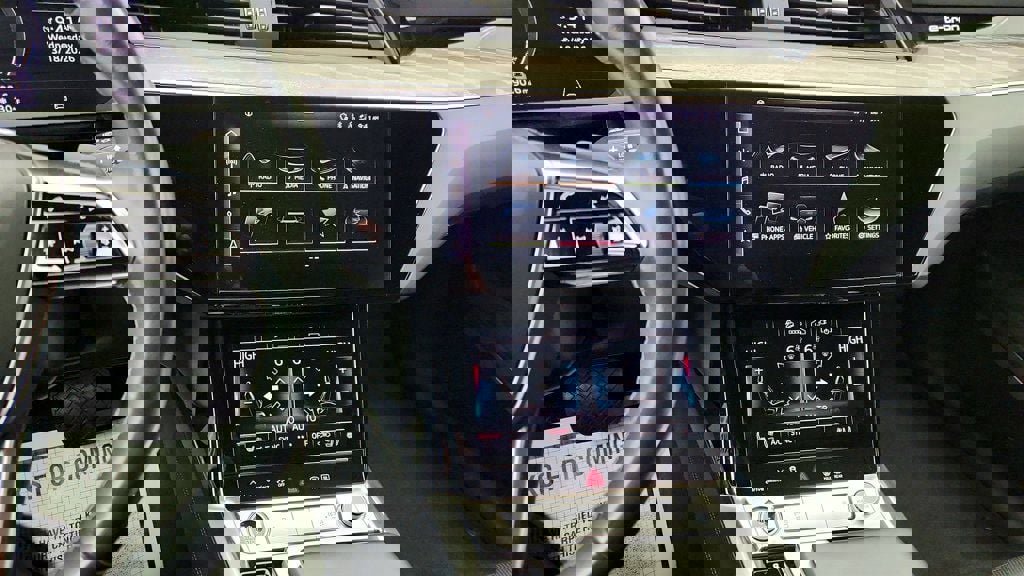 Used 2024 Audi Q8 e-tron Premium Plus image 17