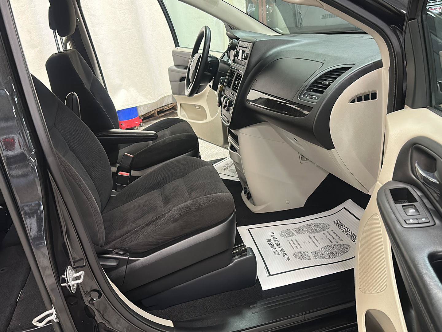Used 2014 Dodge Grand Caravan SE w/ Quick Order Package 29E SE FWD image 27