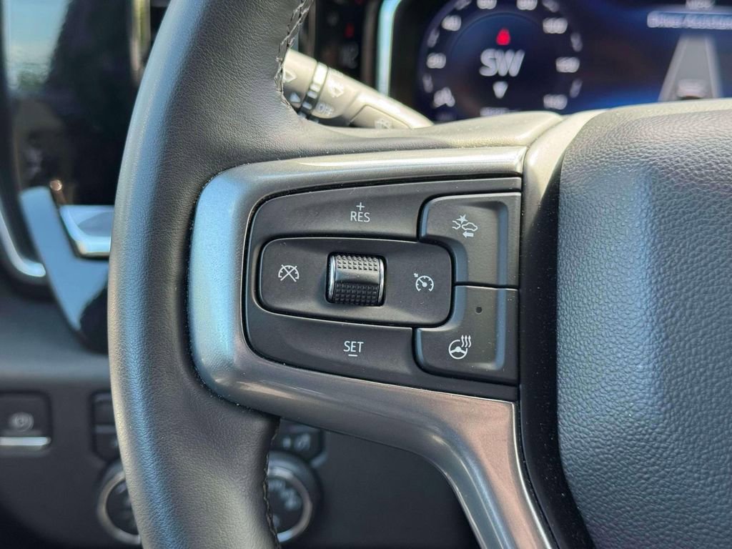 Used 2023 Chevrolet Silverado 1500 LT AWD/4WD image 23