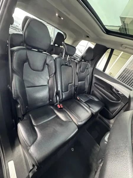 Used 2017 Volvo XC90 T6 Momentum w/ Vision Package image 24