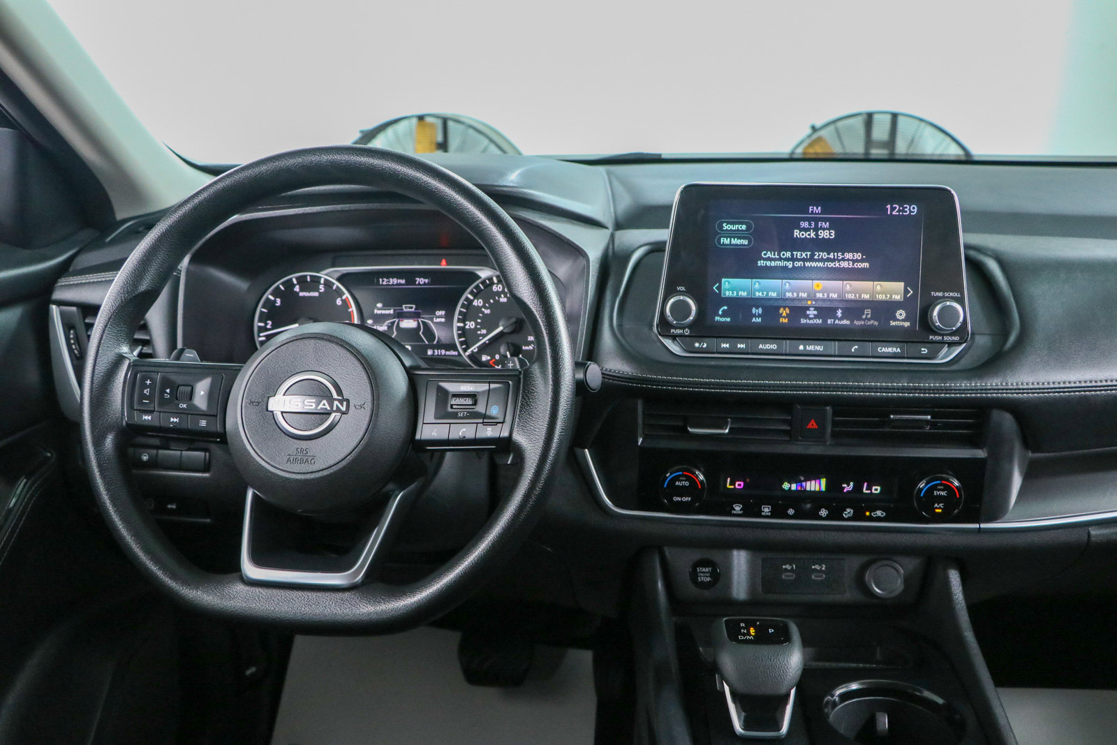 Used 2024 Nissan Rogue SV FWD image 17
