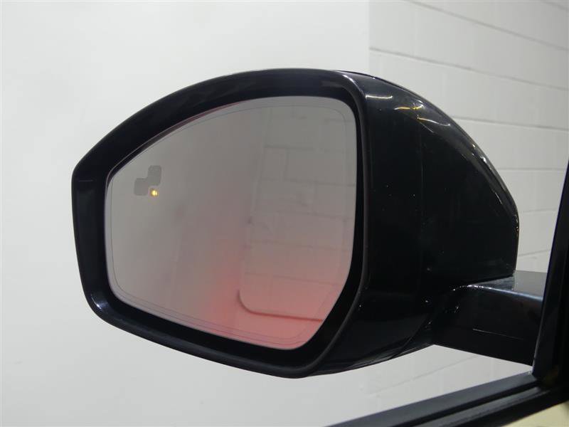 Used 2019 Land Rover Discovery Sport HSE image 14