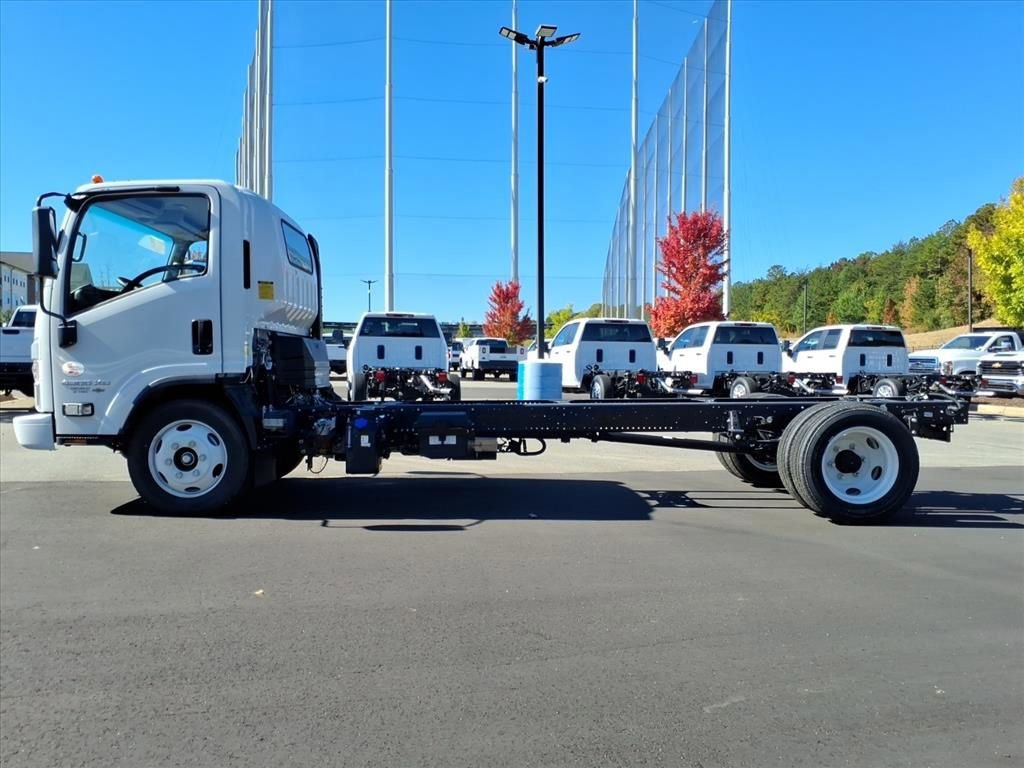 New 2024 Chevrolet Low Cab Forward 5500XD image 28