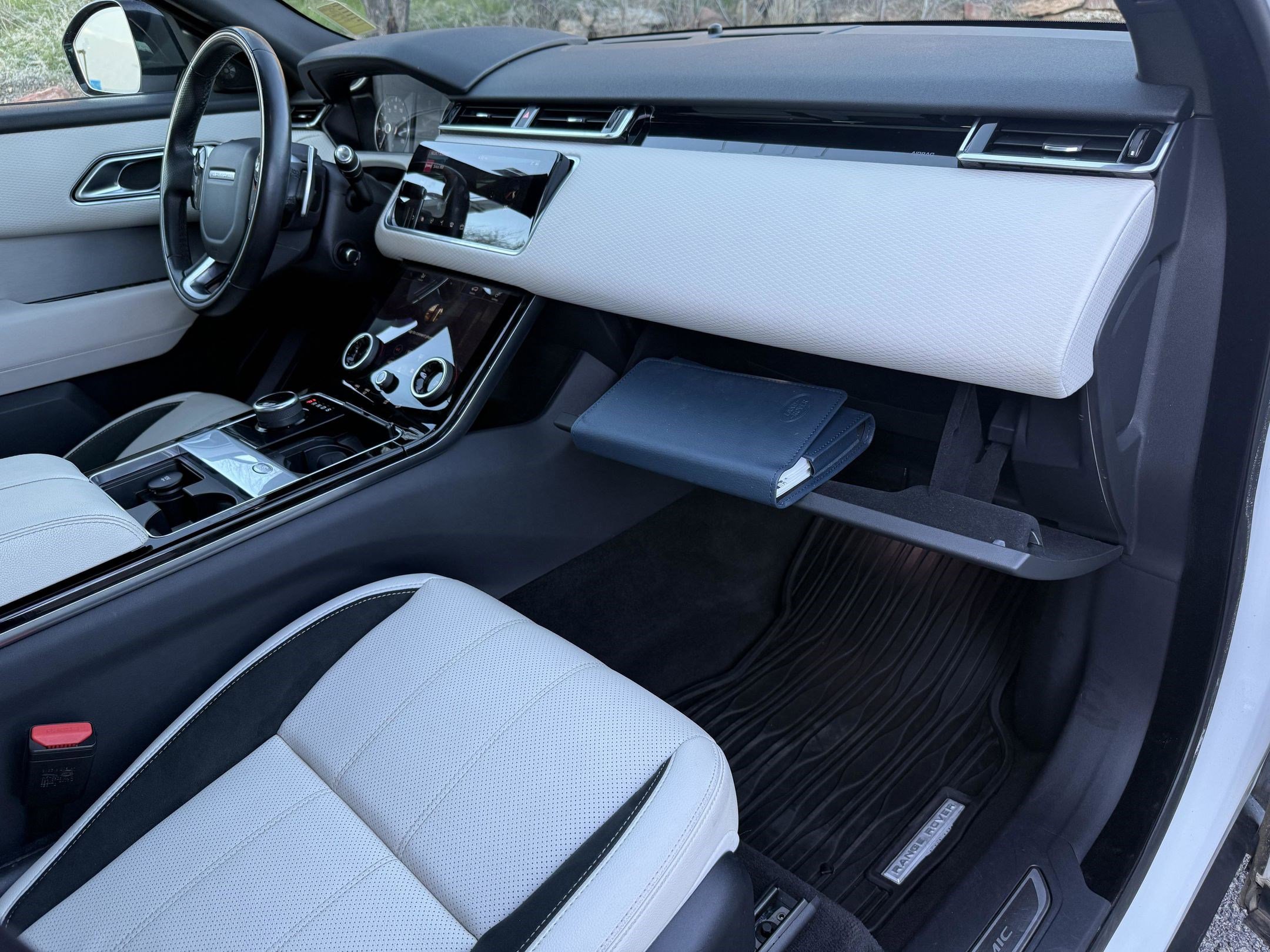 Used 2020 Land Rover Range Rover Velar R-Dynamic S image 42