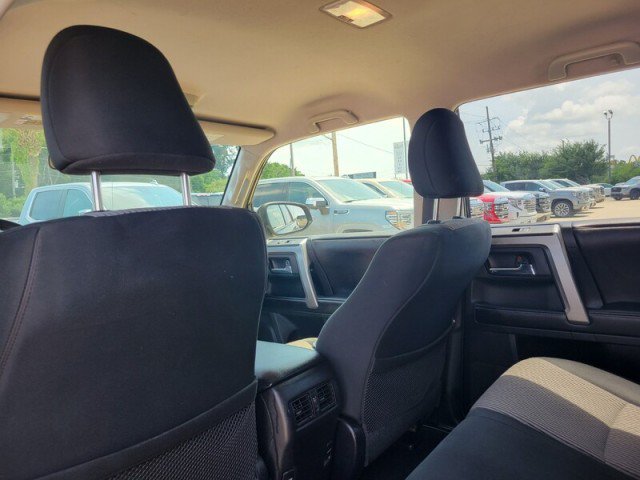 Used 2016 Toyota 4Runner SR5 AWD/4WD image 25