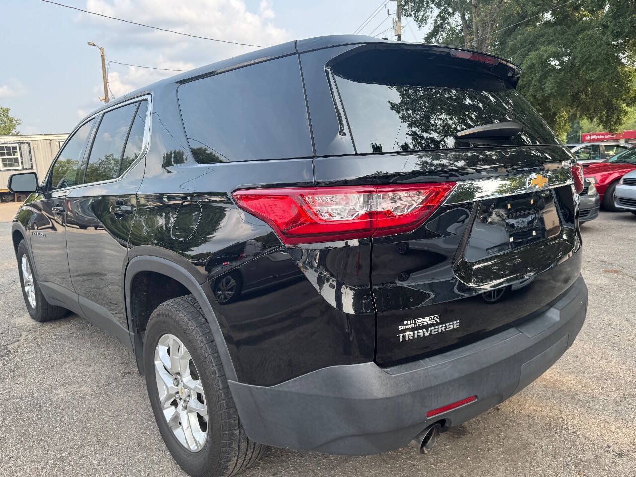 Used 2019 Chevrolet Traverse LS FWD image 9