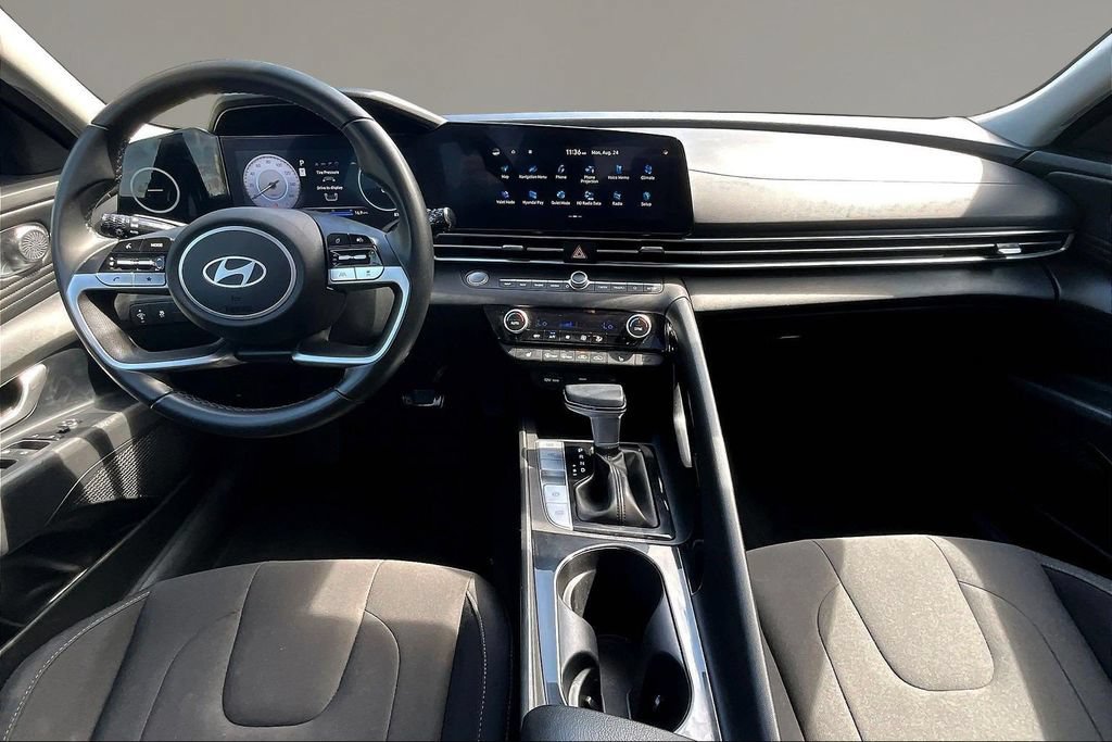 Used 2025 Hyundai Elantra SEL FWD image 7