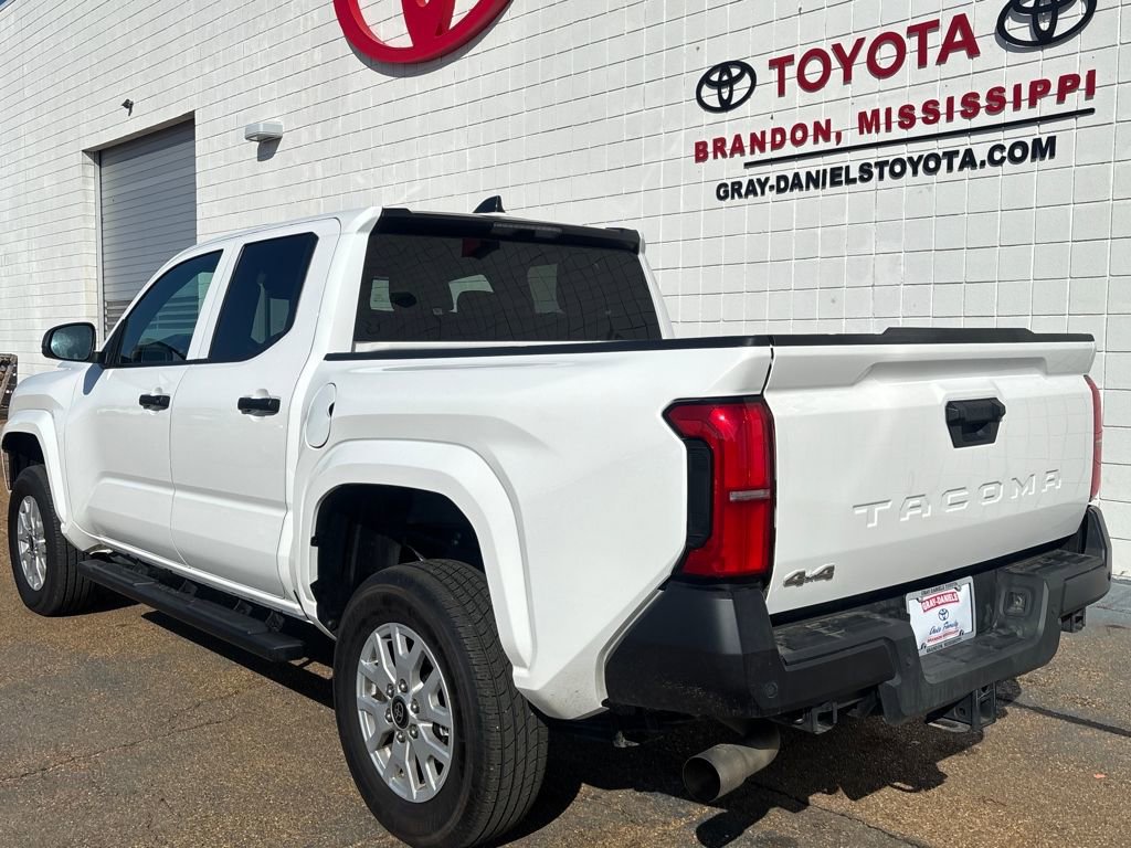 Used 2025 Toyota Tacoma SR image 3