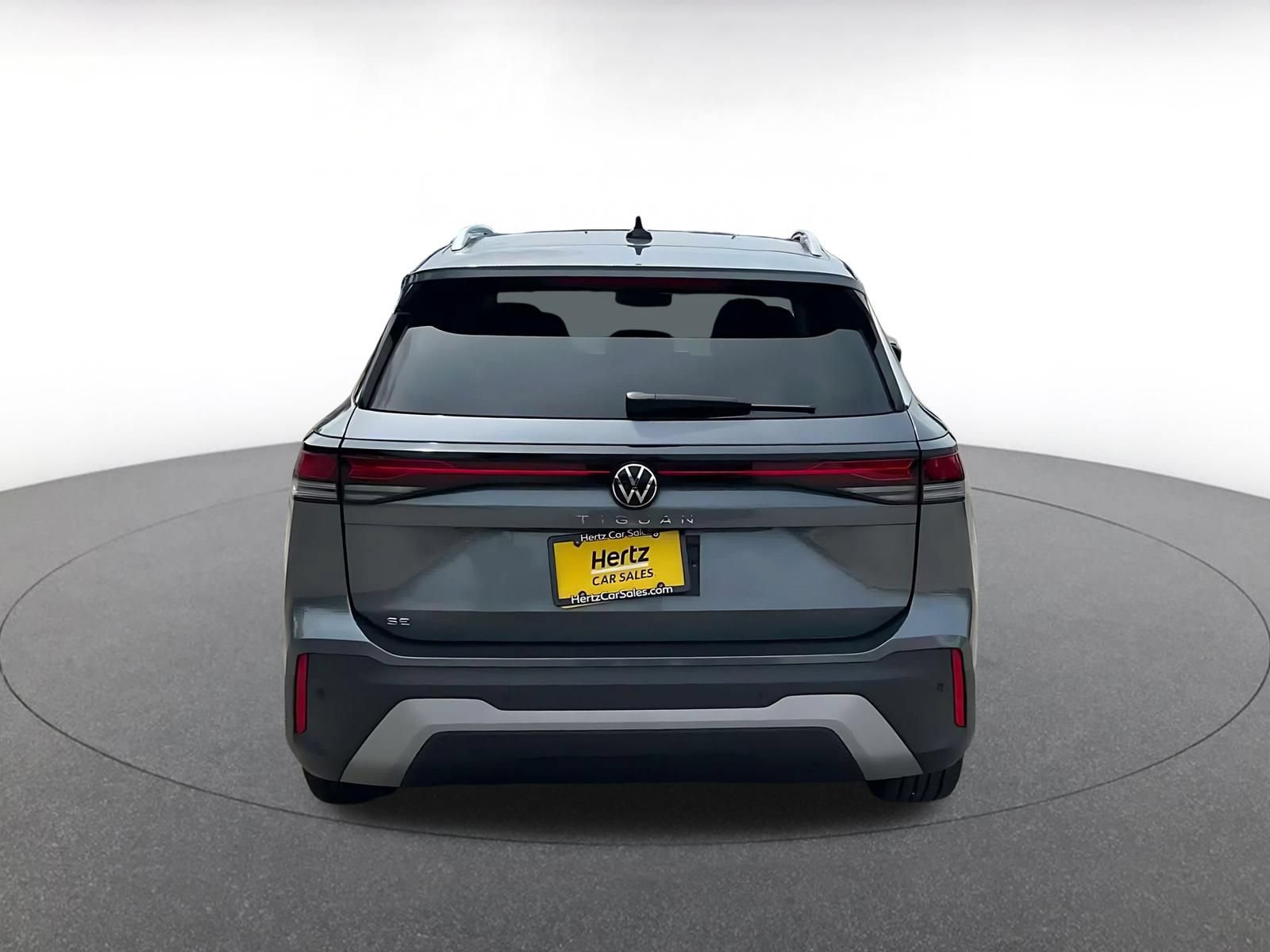Used 2026 Volkswagen Tiguan SE FWD image 10