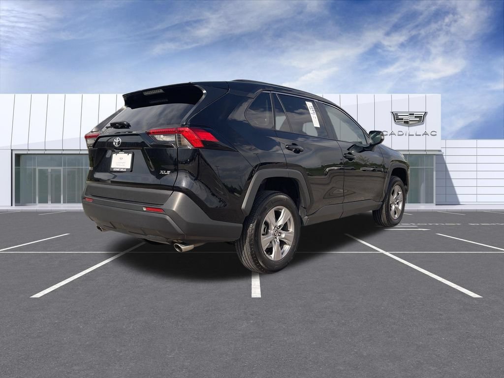 Used 2025 Toyota RAV4 XLE FWD image 8