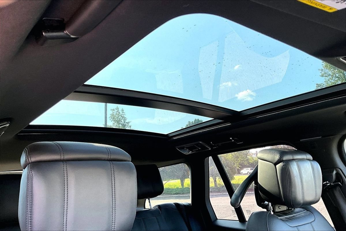 Used 2019 Land Rover Range Rover Supercharged AWD/4WD image 36