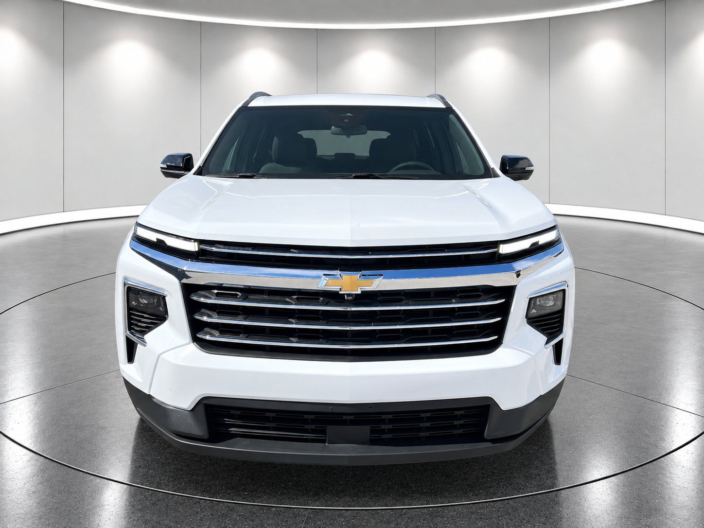 Used 2024 Chevrolet Traverse LT FWD image 2