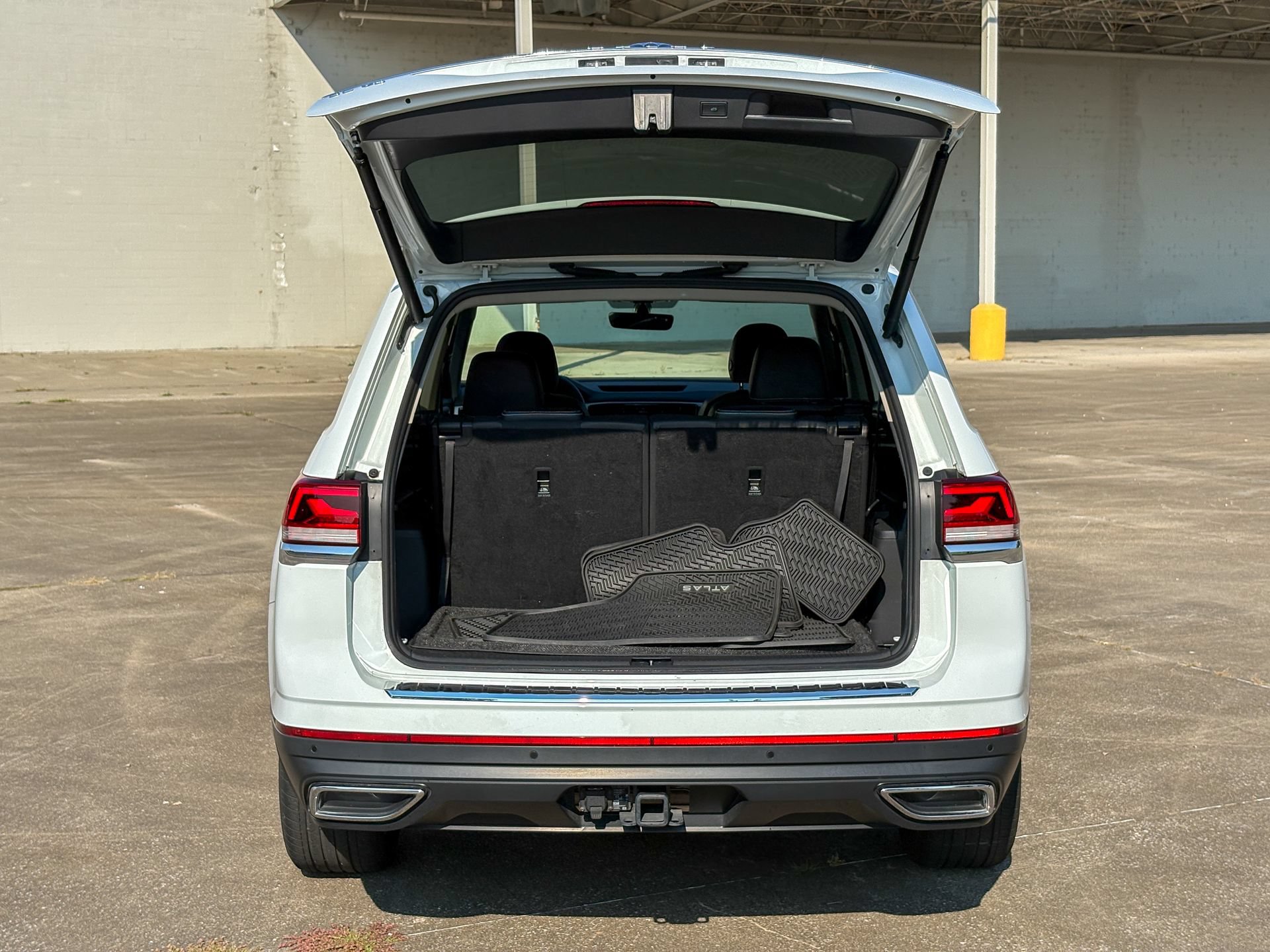 Used 2023 Volkswagen Atlas SE w/ Panoramic Sunroof Package FWD image 37