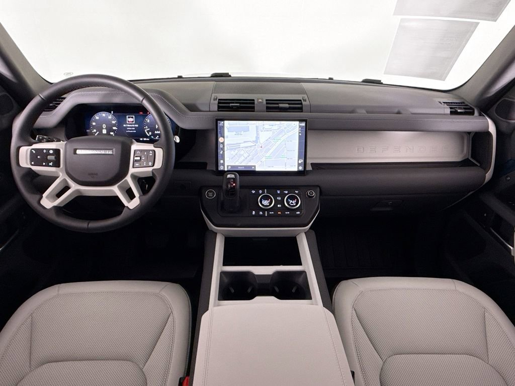 Used 2025 Land Rover Defender 110 S image 9