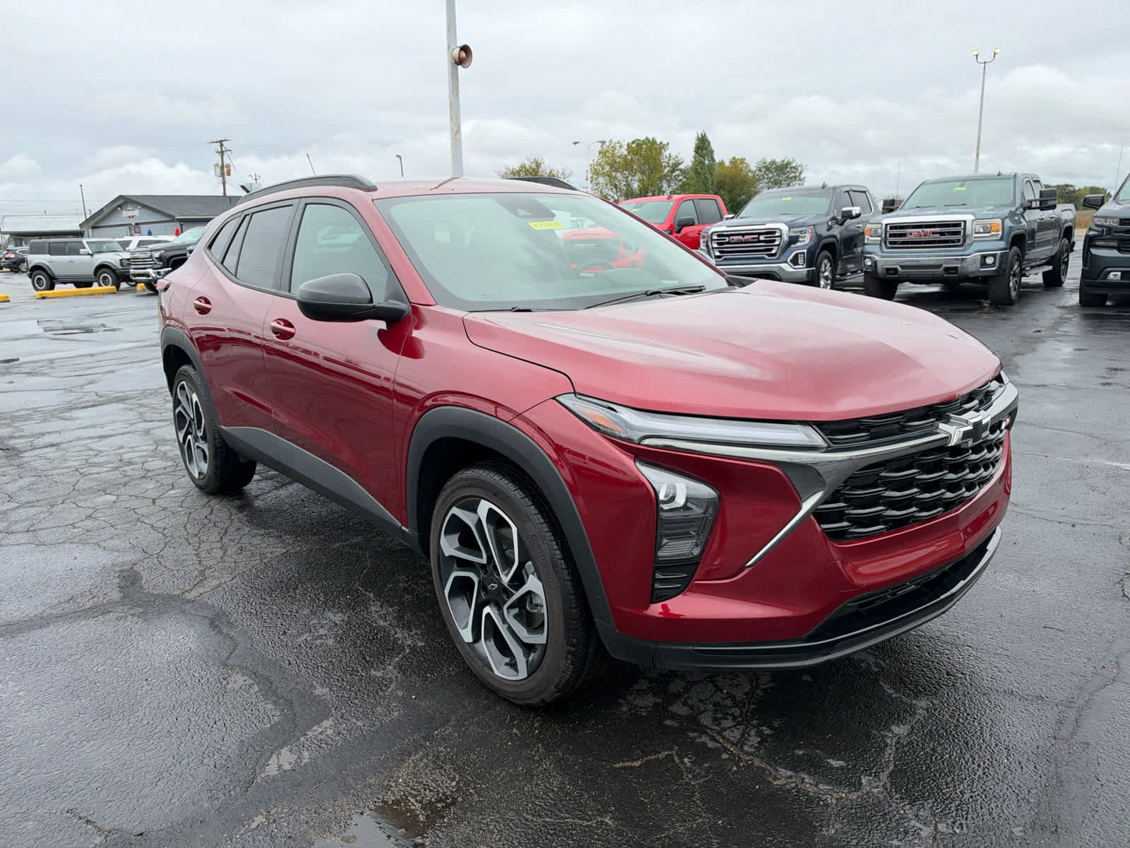 Certified 2025 Chevrolet Trax RS w/ Driver Confidence Package FWD image 7