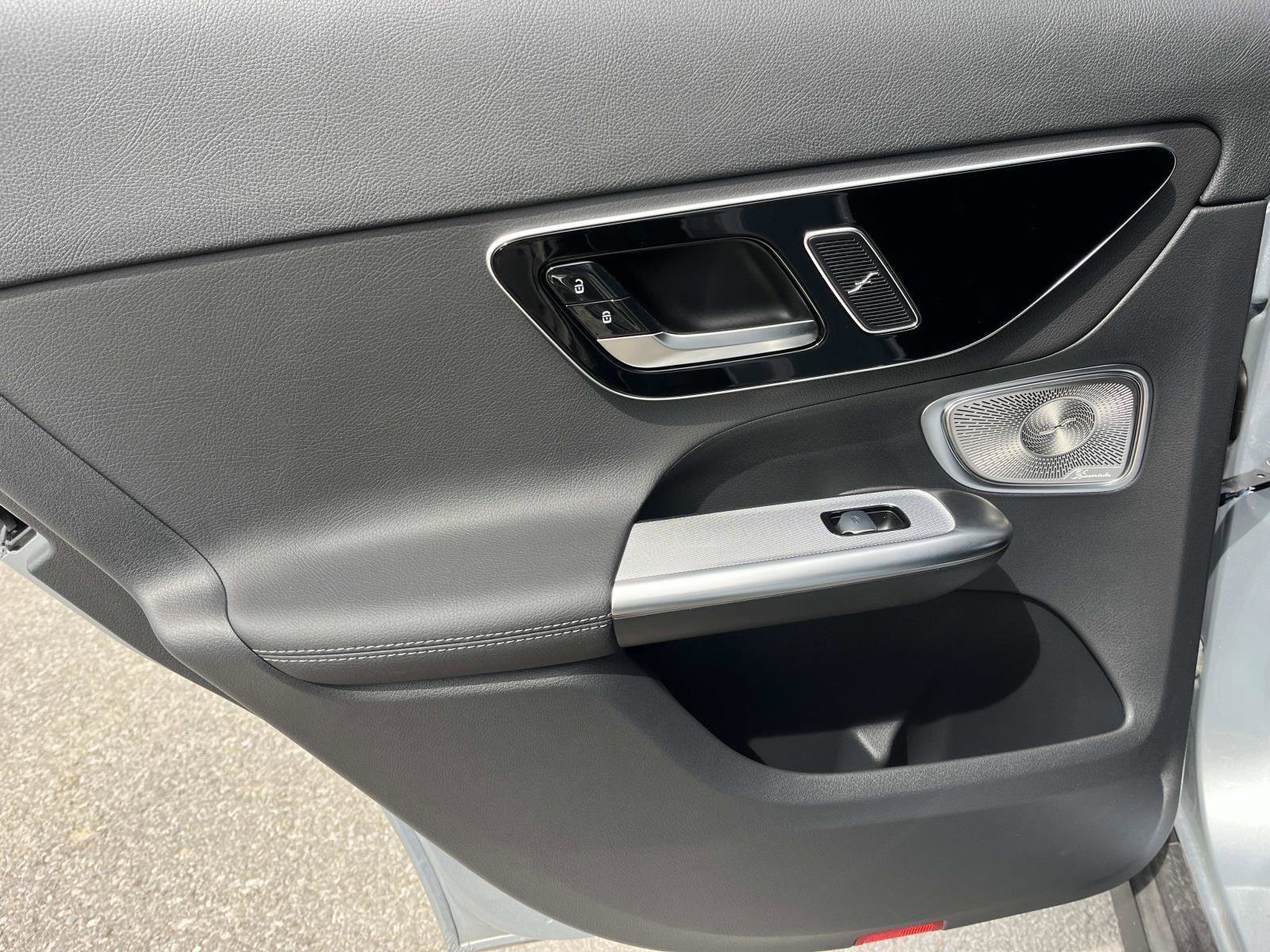 Used 2026 Mercedes-Benz GLC 300 image 16