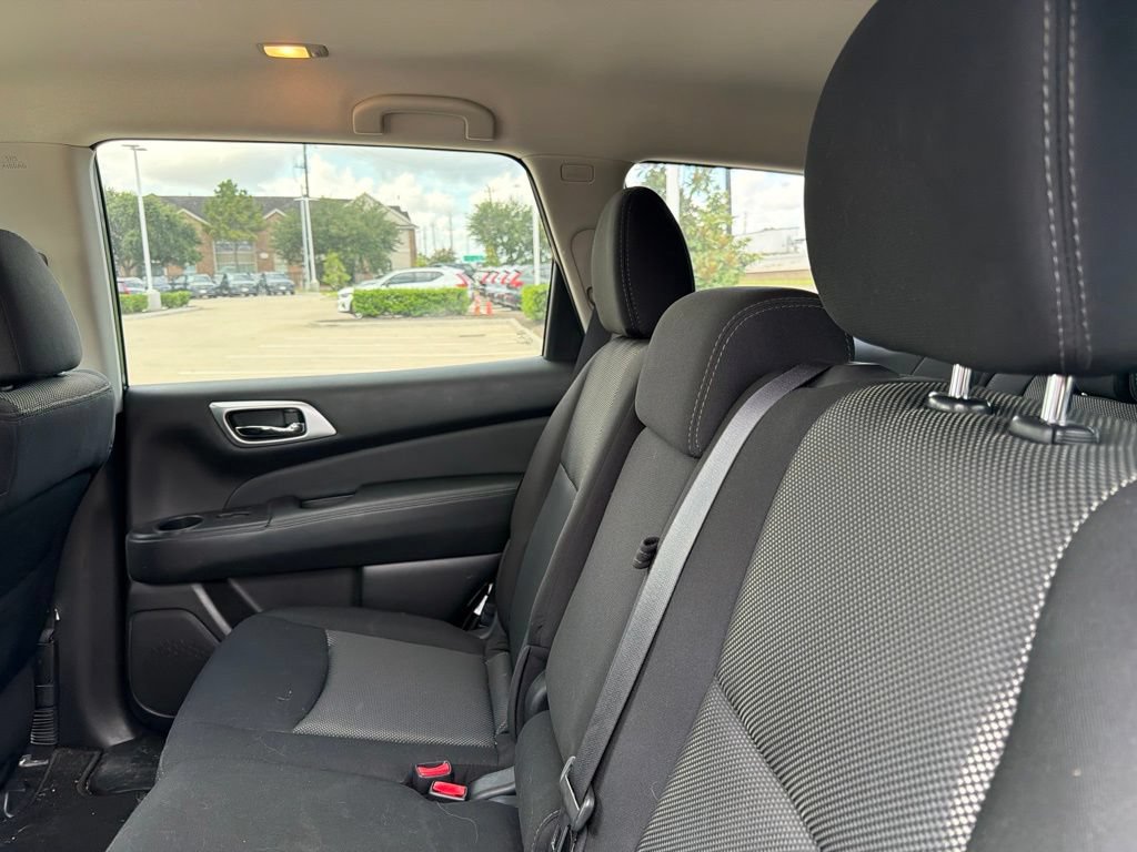 Used 2020 Nissan Pathfinder S FWD image 6