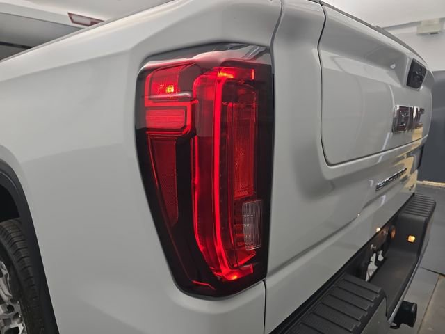Used 2025 GMC Sierra 1500 SLT RWD image 18