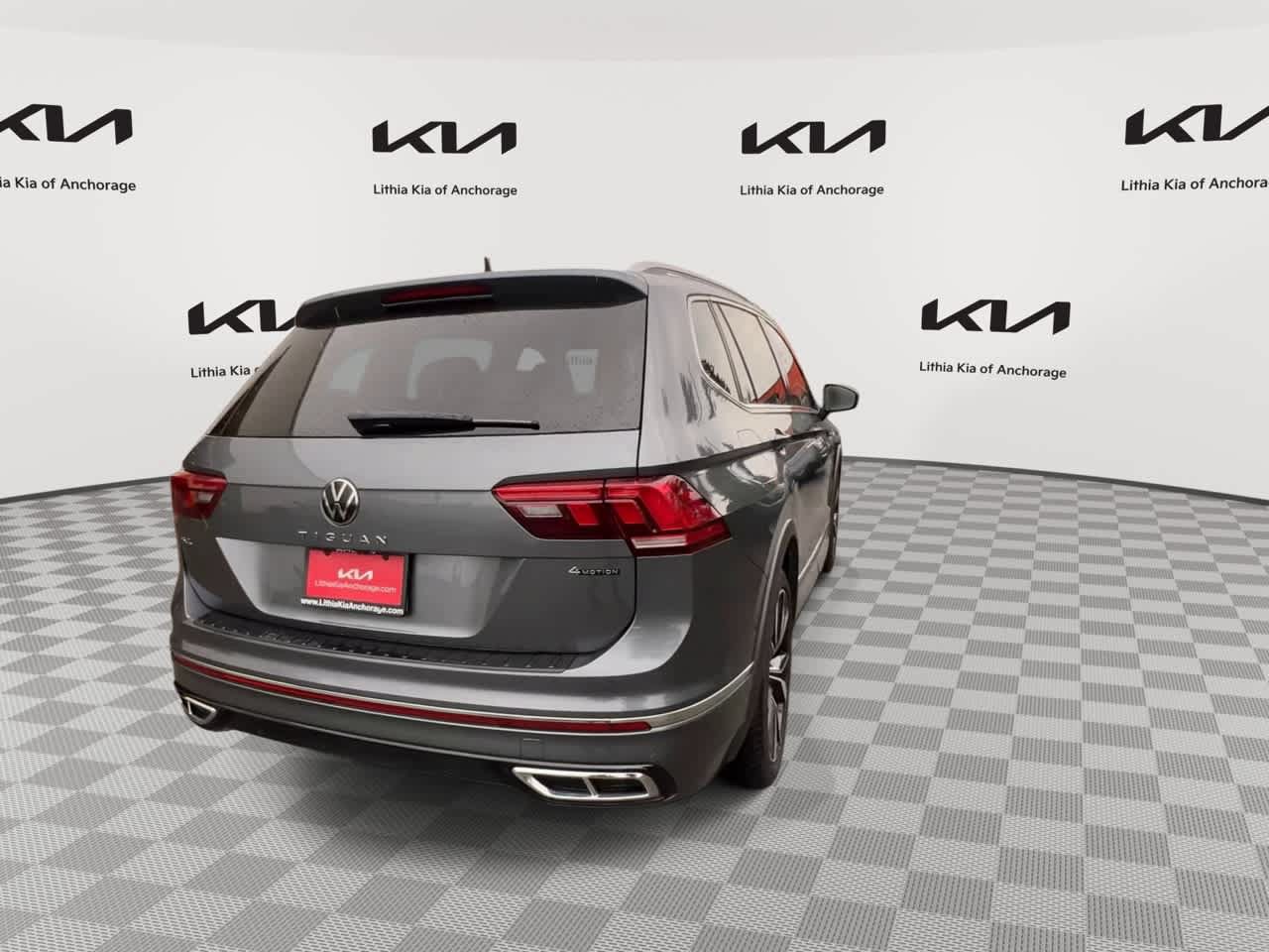 Used 2022 Volkswagen Tiguan SEL R-Line AWD/4WD image 8