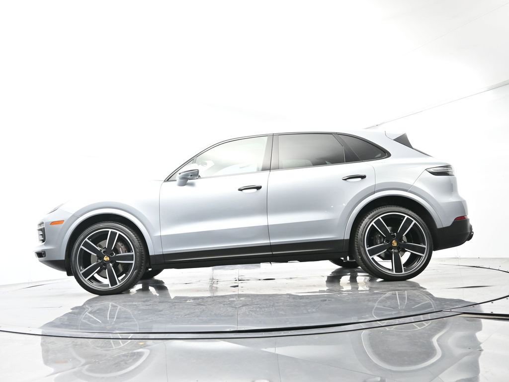 Certified 2023 Porsche Cayenne AWD/4WD image 46