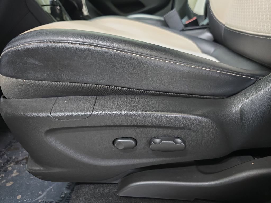 Used 2019 Buick Encore Sport Touring w/ Safety Package image 28