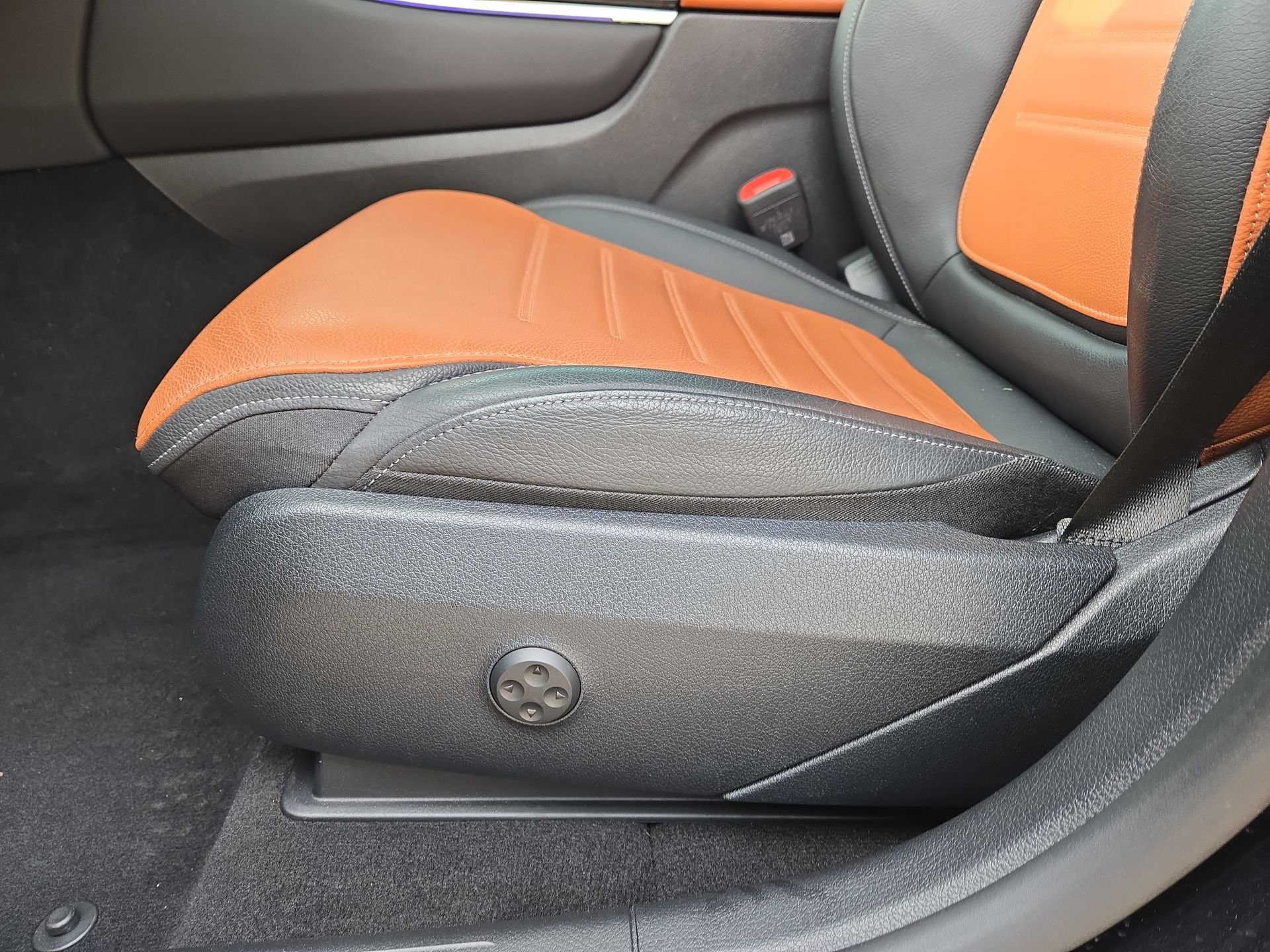 Certified 2025 Mercedes-Benz GLC 350e 4MATIC image 17