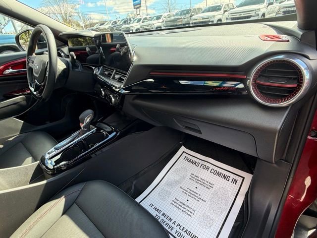 Certified 2025 Chevrolet Trax RS w/ Sunroof Package image 39