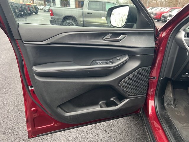 Used 2023 Jeep Grand Cherokee L Laredo w/ Trailer Tow Group (B) image 4